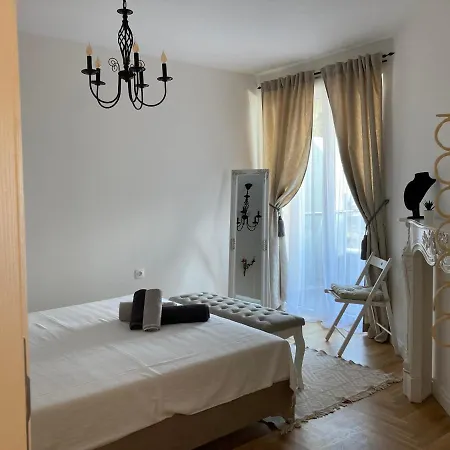Aurora Suite Appartamento Saints Constantine and Helena